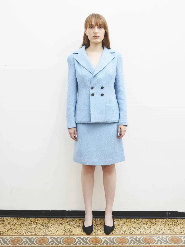 Double-breasted bouclé wool suit, 36fr.