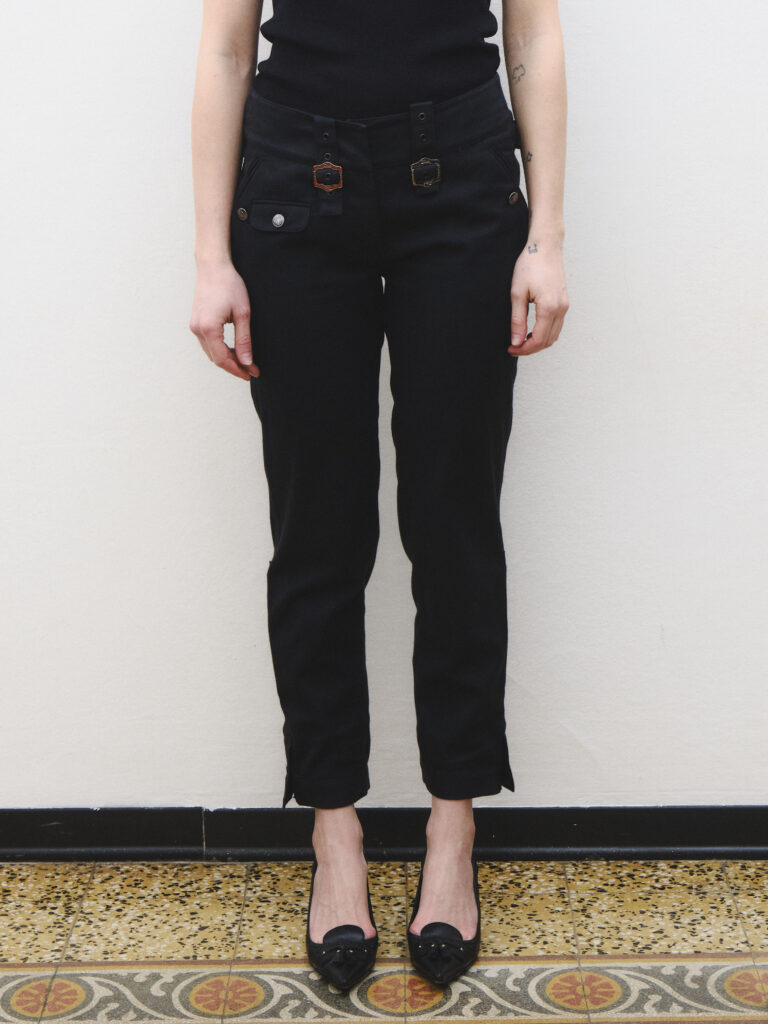 By John Galliano, pantaloni a sigaretta, 36fr.