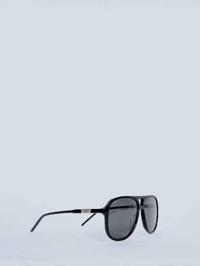 Occhiali da sole Aviator in acetato e metallo.