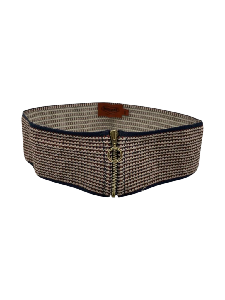 Fabric belt with zip.