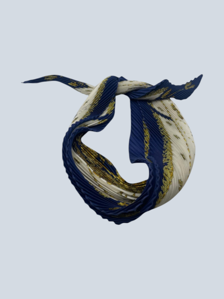 Foulard in seta plissè “La Galère”.