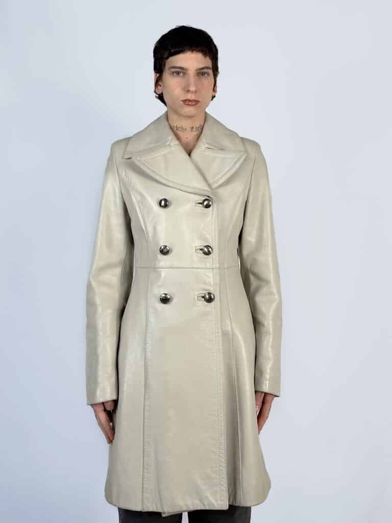Trench in pelle, 40.