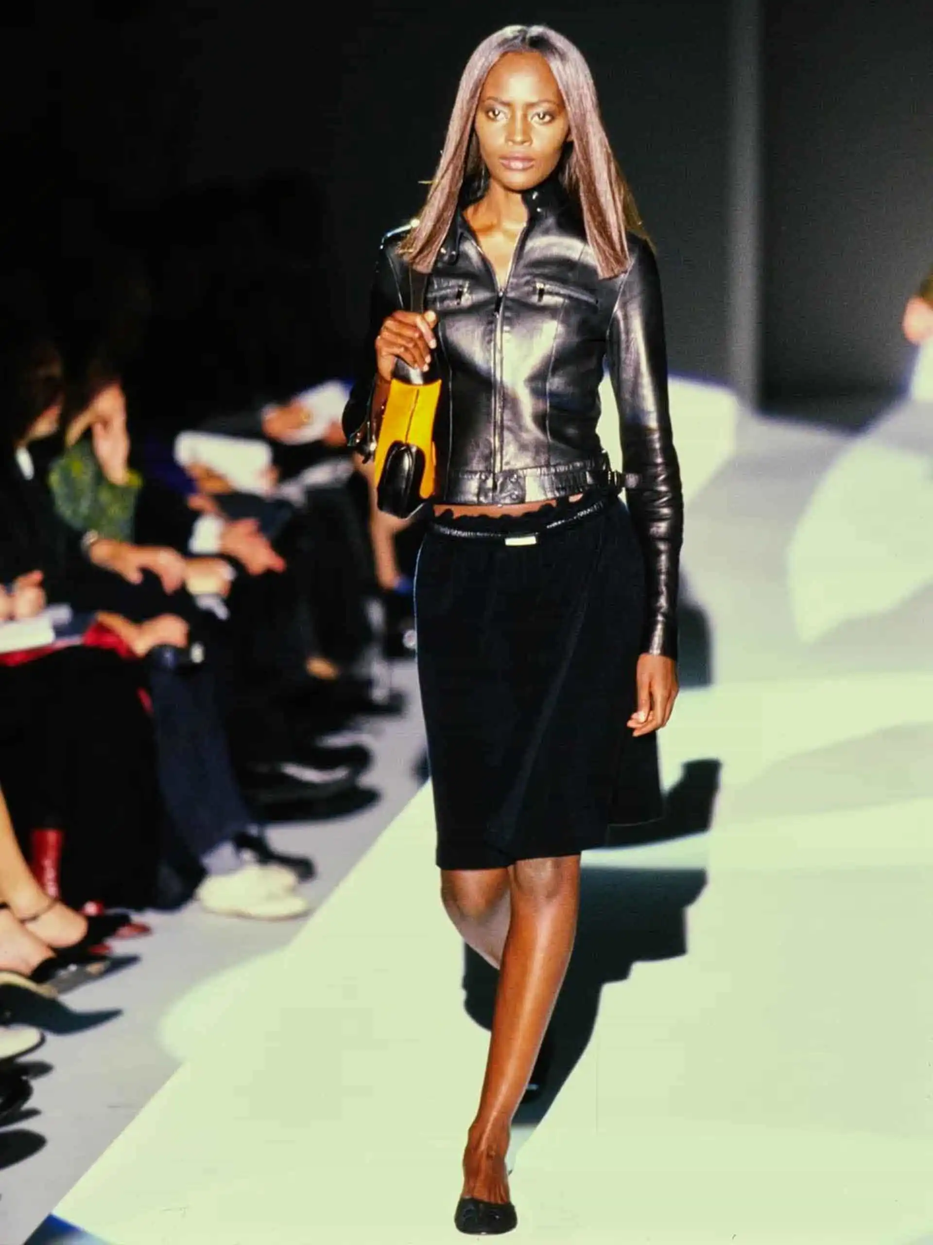 Gucci by Tom Ford gonna in spugna con cintura in pelle. La Belle Epoque