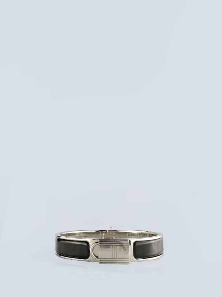 Metal logo bracelet.