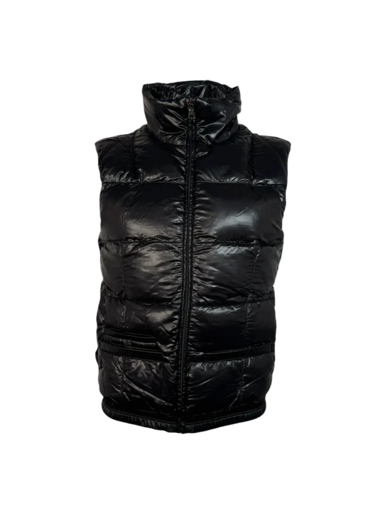 Shiny sleeveless down jacket.