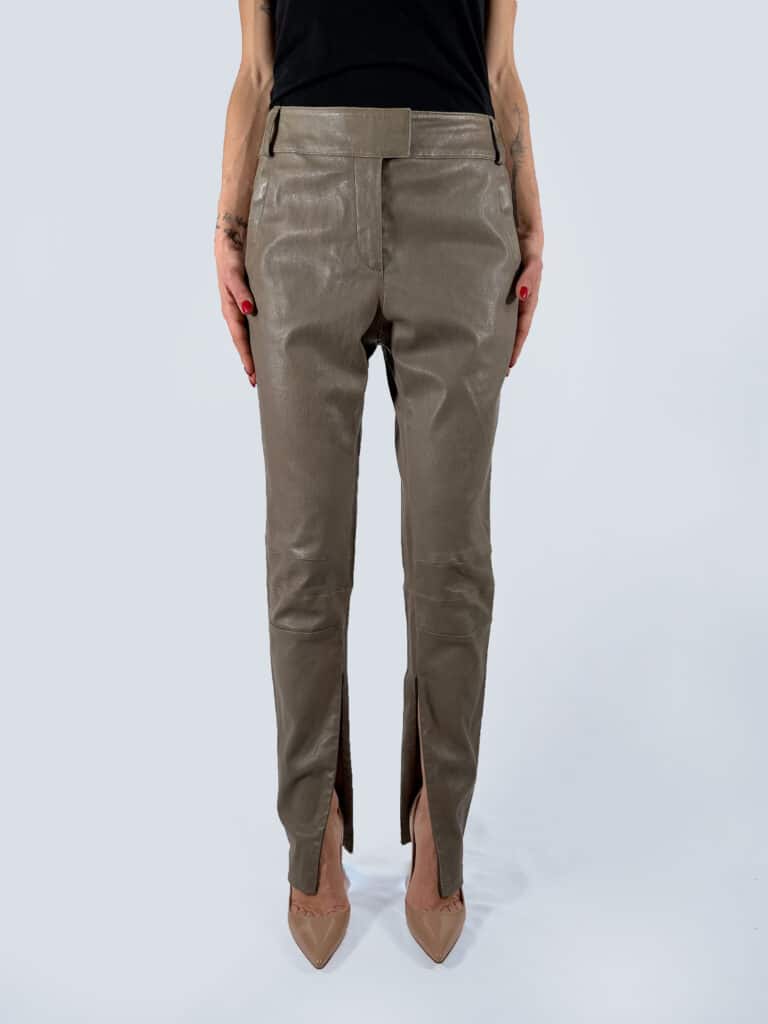 Pantaloni in pelle con spacchi, 40.