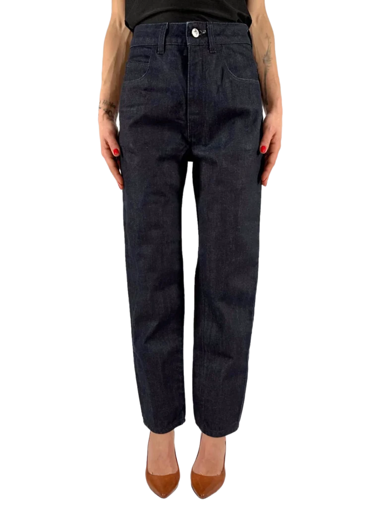 High-waisted jeans.
