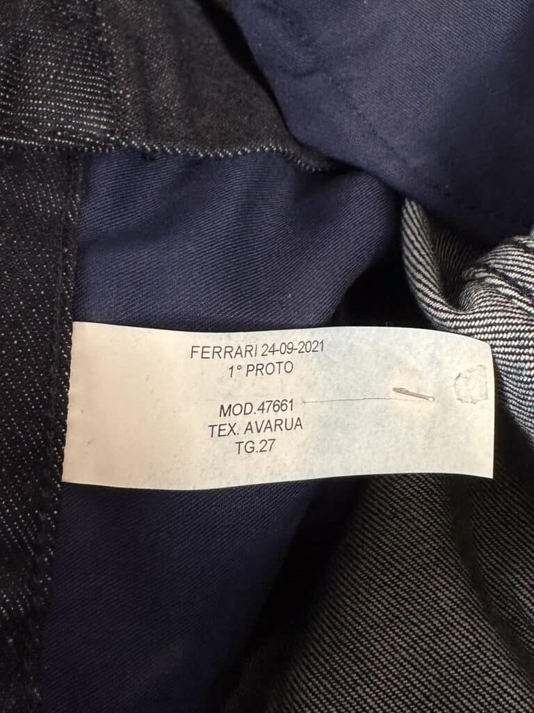 Pantaloni jeans a vita alta, 27., foto 5 di 5