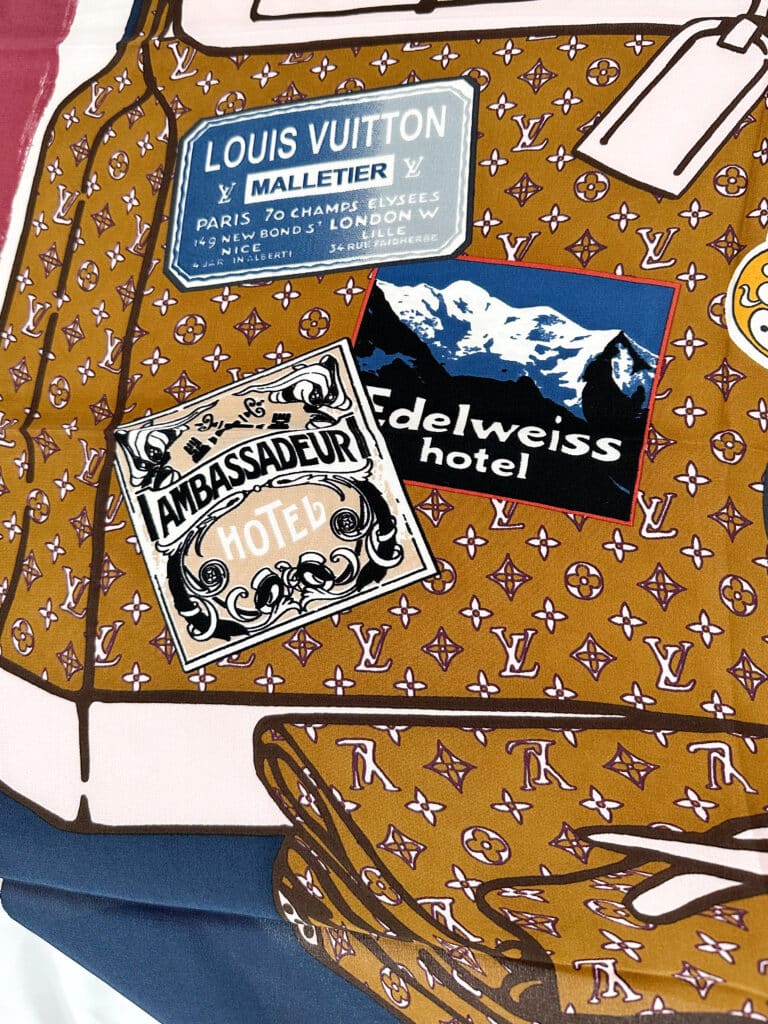 Carrรจ in seta stampa Luggage., foto 3 di 3