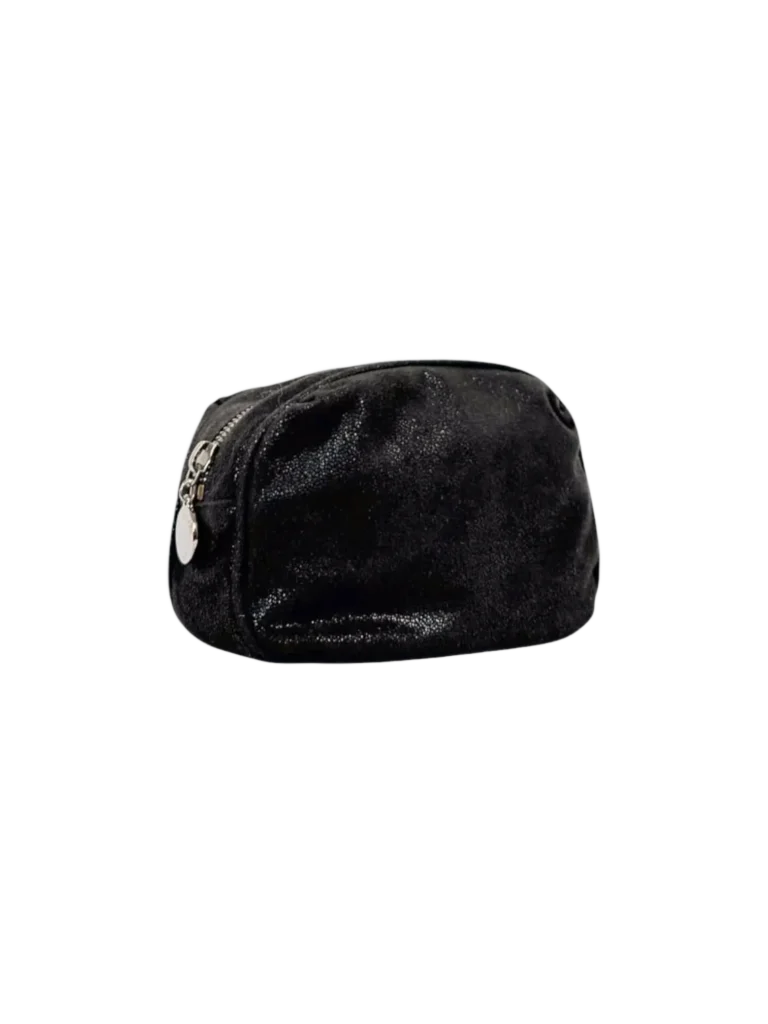 Eco-leather beauty case.