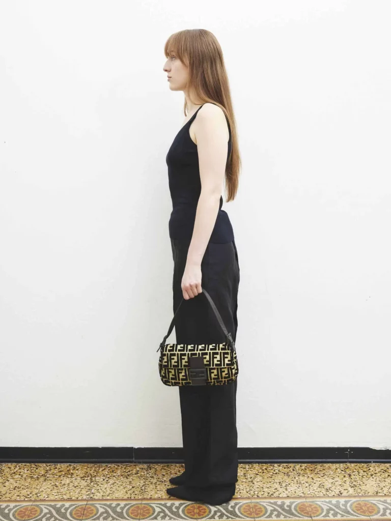 By Fondazione Lisio, Baguette shoulder bag., photo 3 of 3