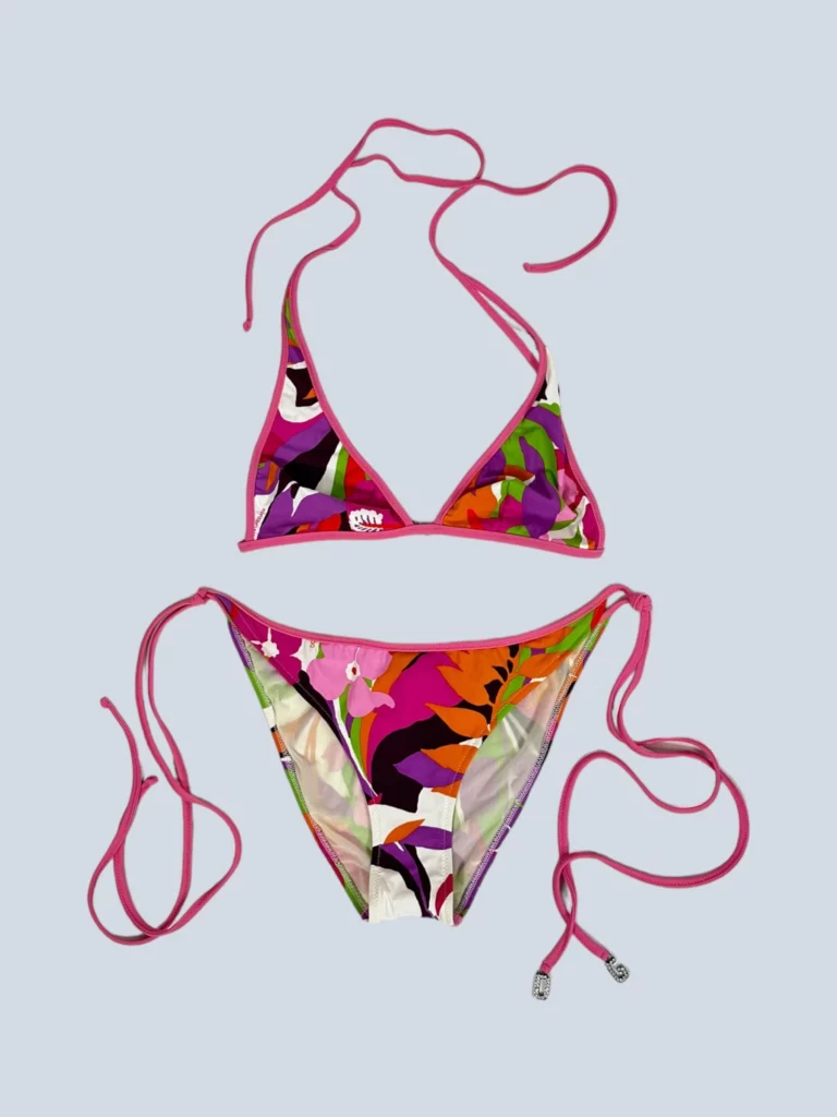 Floral print bikini.
