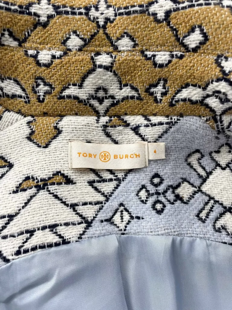 Cappotto smanicato jacquard motivo azteco, 4., foto 3 di 3