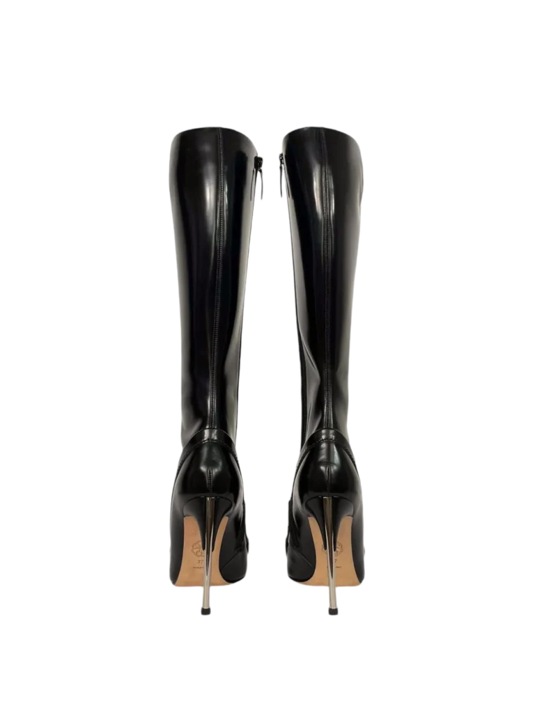 Brushed leather buckle boots., photo 4 of 5