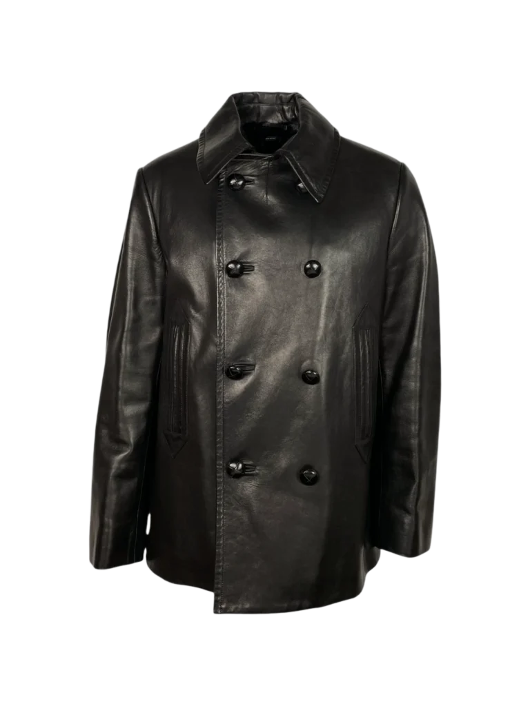Cappotto doppiopetto in pelle con interno in pelliccia.