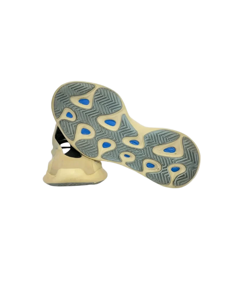 700 V3 Azael, sneakers in gomma e mesh., foto 5 di 6