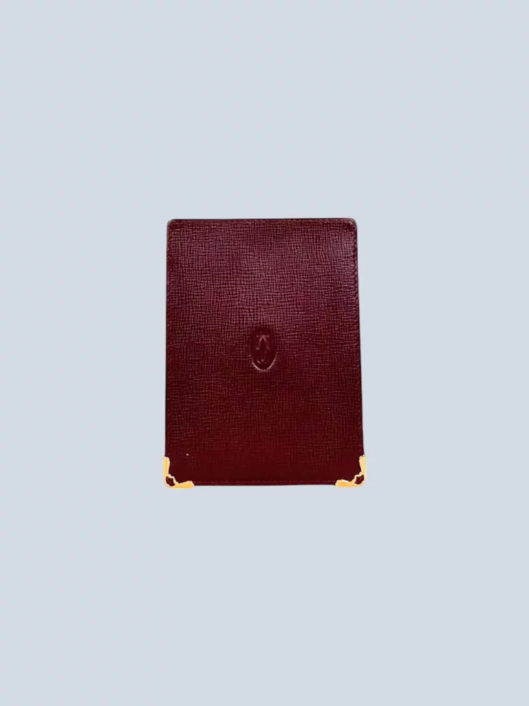 Porta documenti in pelle lavorata.