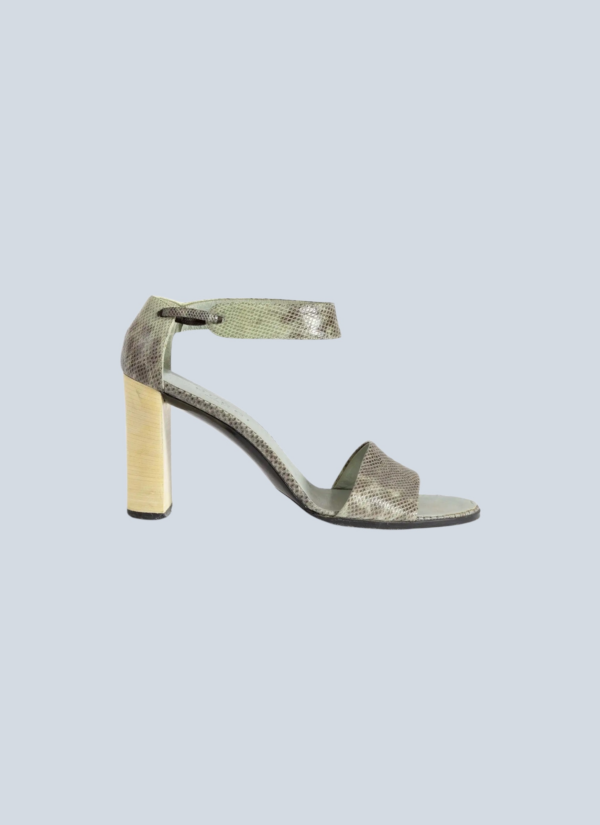 <b>Gucci</b> <br> sandali in pelle di serpente, 38,5.