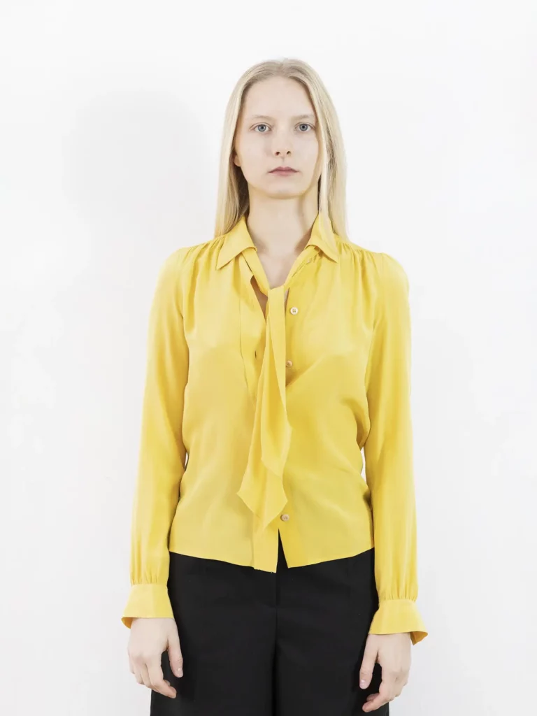 Camicia in seta con nastro, 40.