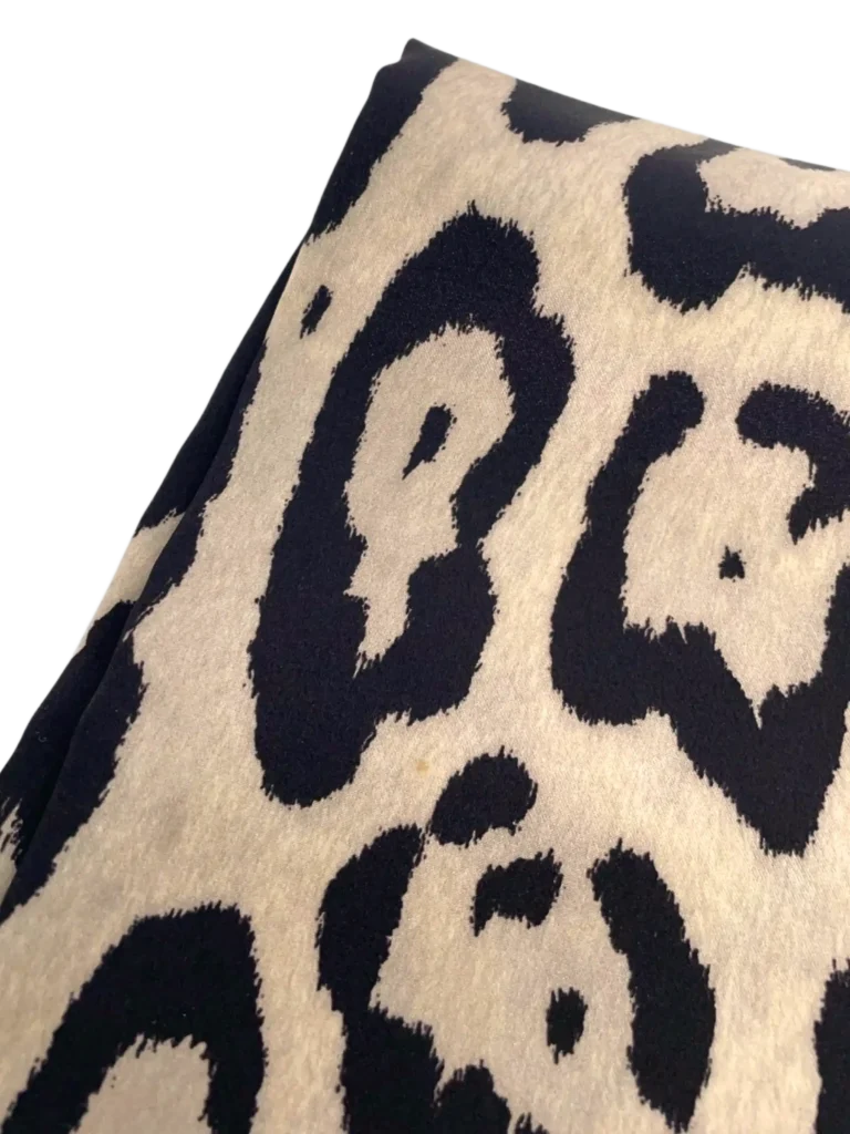 Carré in seta con stampa animalier., foto 5 di 5