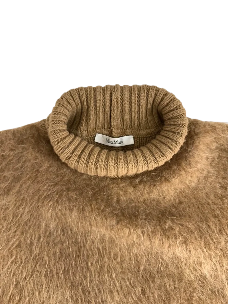 Maglione a collo alto in lana di cammello., foto 4 di 4