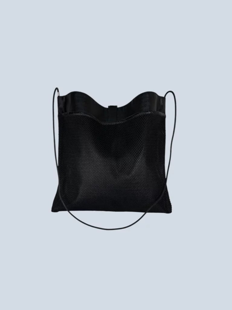 Borsa a spalla in tela cerata con stampa logo all-over., foto 4 di 8