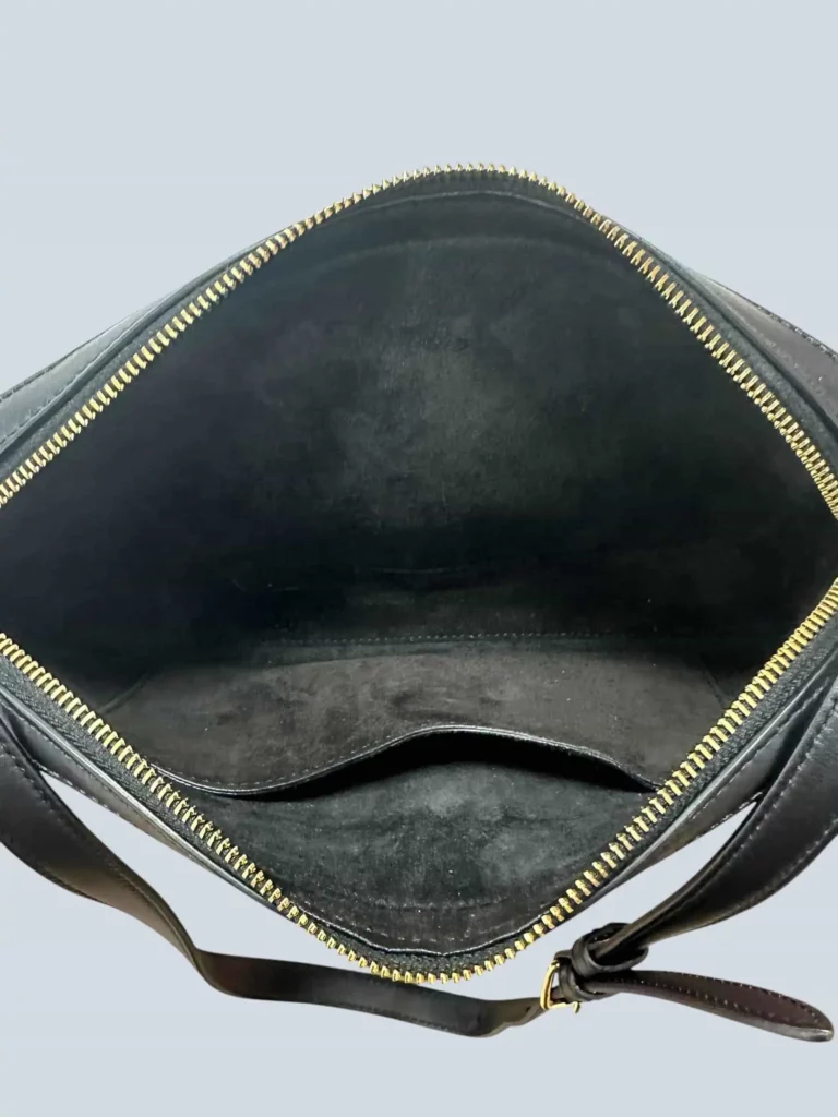 Borsa a spalla in pelle nera con logo., foto 8 di 9