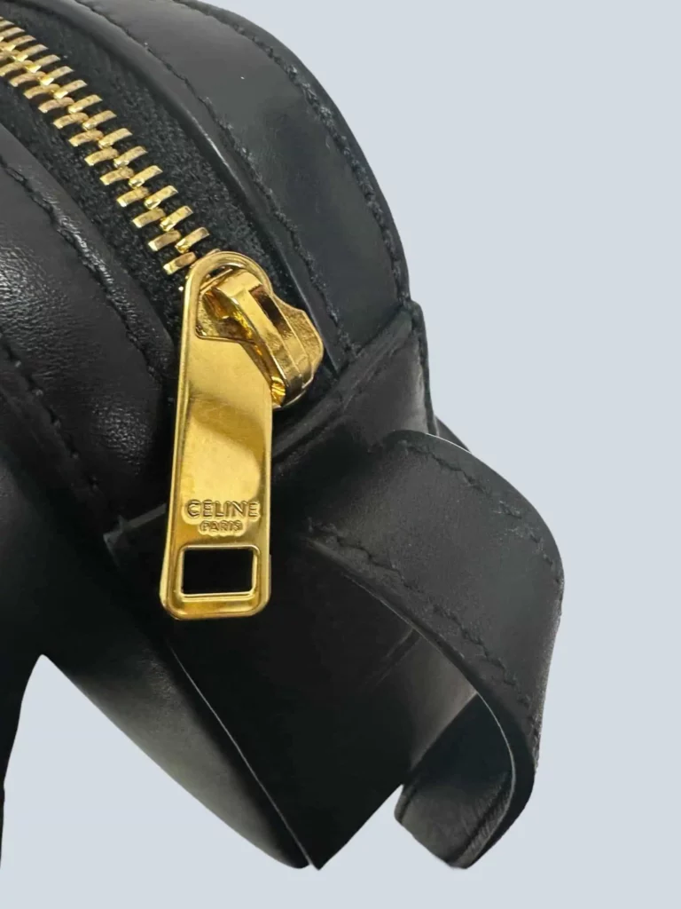 Borsa a spalla in pelle nera con logo., foto 9 di 9