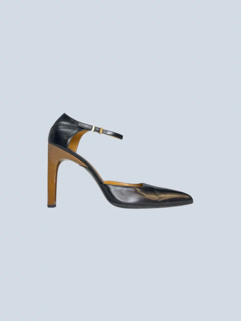 Décolleté in pelle con cinturino, 40,5.