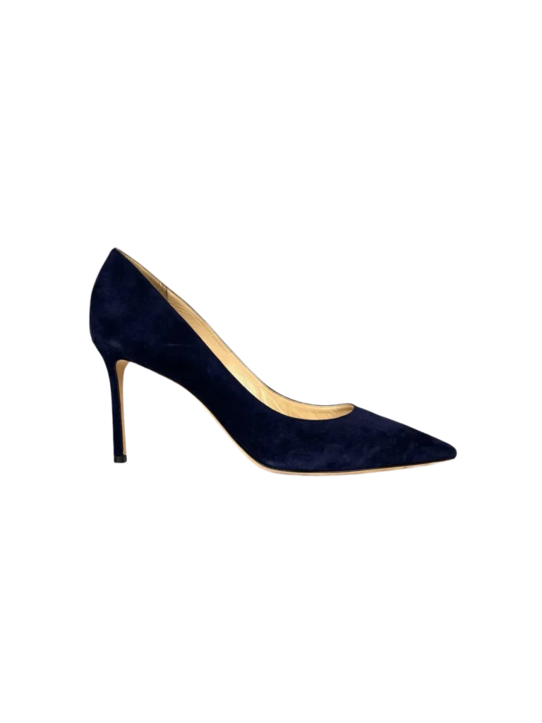 Suede Roy pumps.