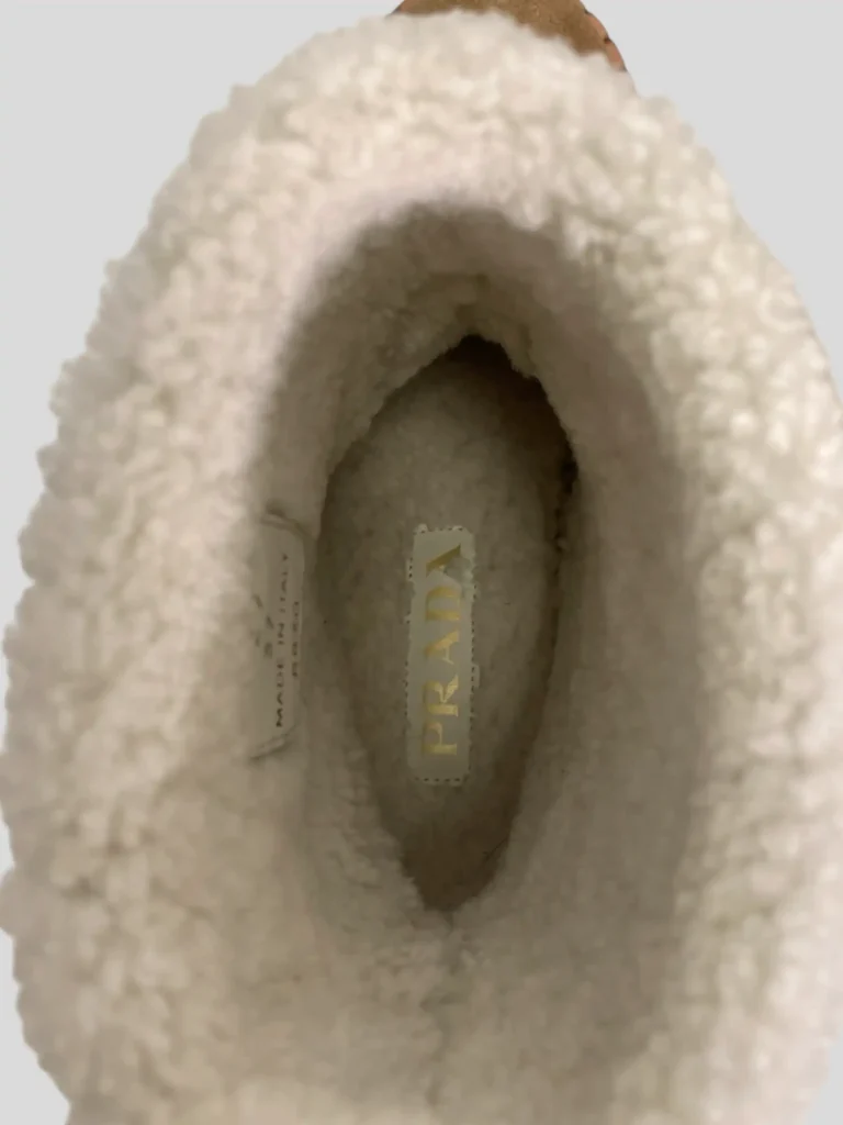 Stivaletti in suede e shearling., foto 6 di 7