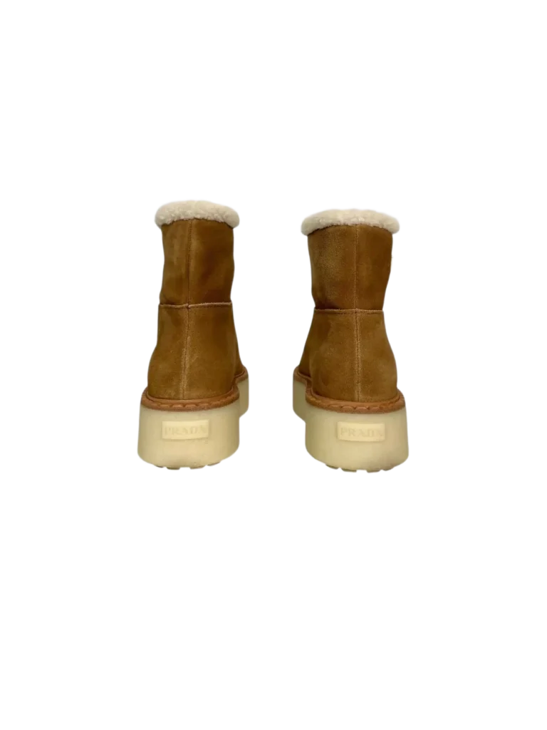Stivaletti in suede e shearling., foto 4 di 7
