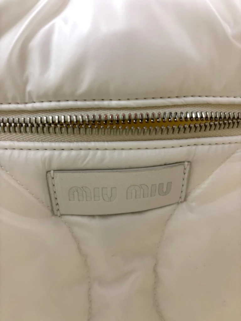 Borsa a spalla in nylon imbottito., foto 8 di 9