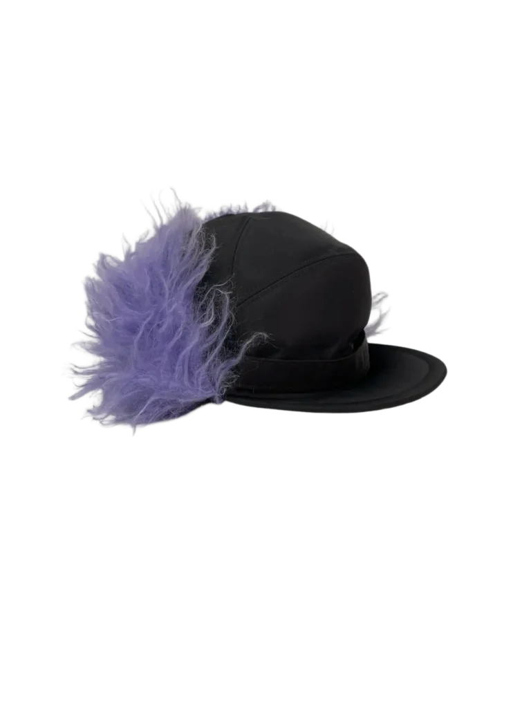 Cappello in Re-Nylon e mohair.