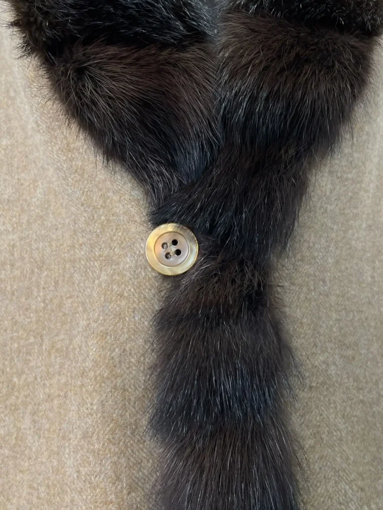 Cappotto lungo in cachemire e pelliccia reversibile, 48., foto 10 di 12