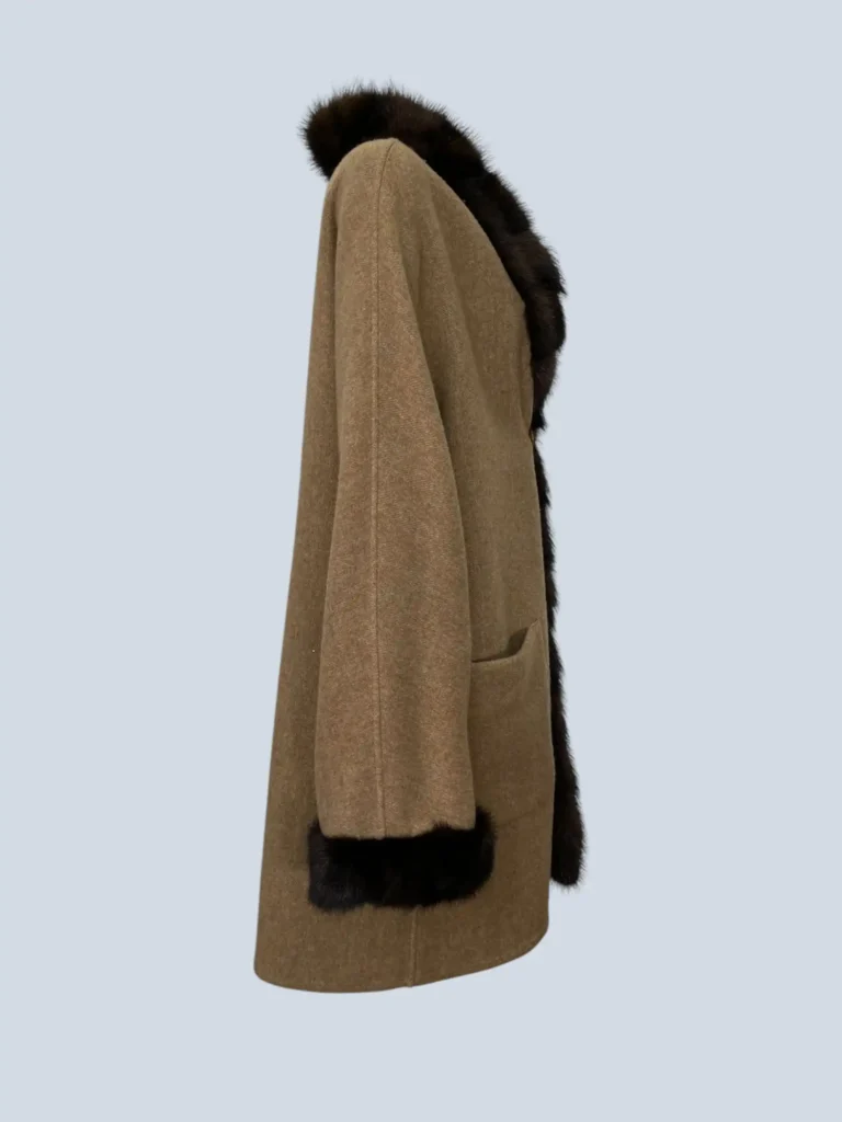 Cappotto lungo in cachemire e pelliccia reversibile, 48., foto 6 di 12