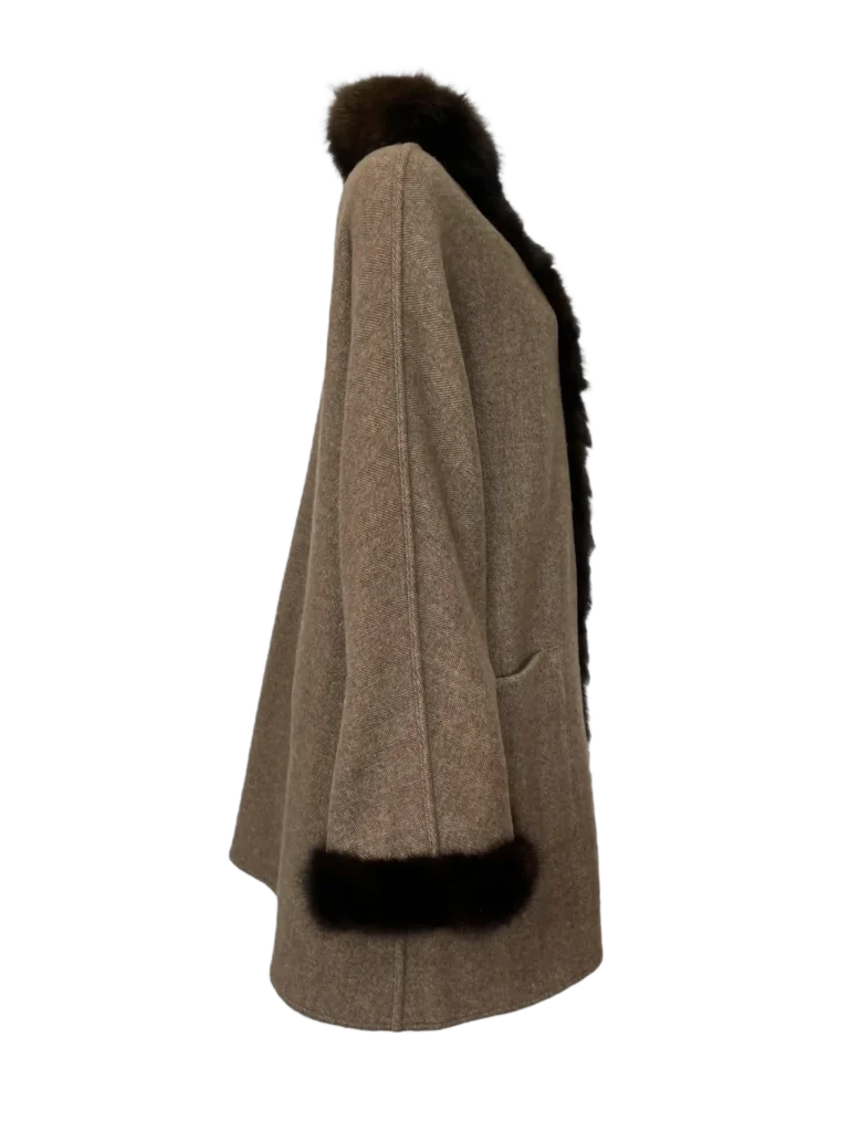 Cappotto lungo in cachemire e pelliccia reversibile., foto 5 di 12