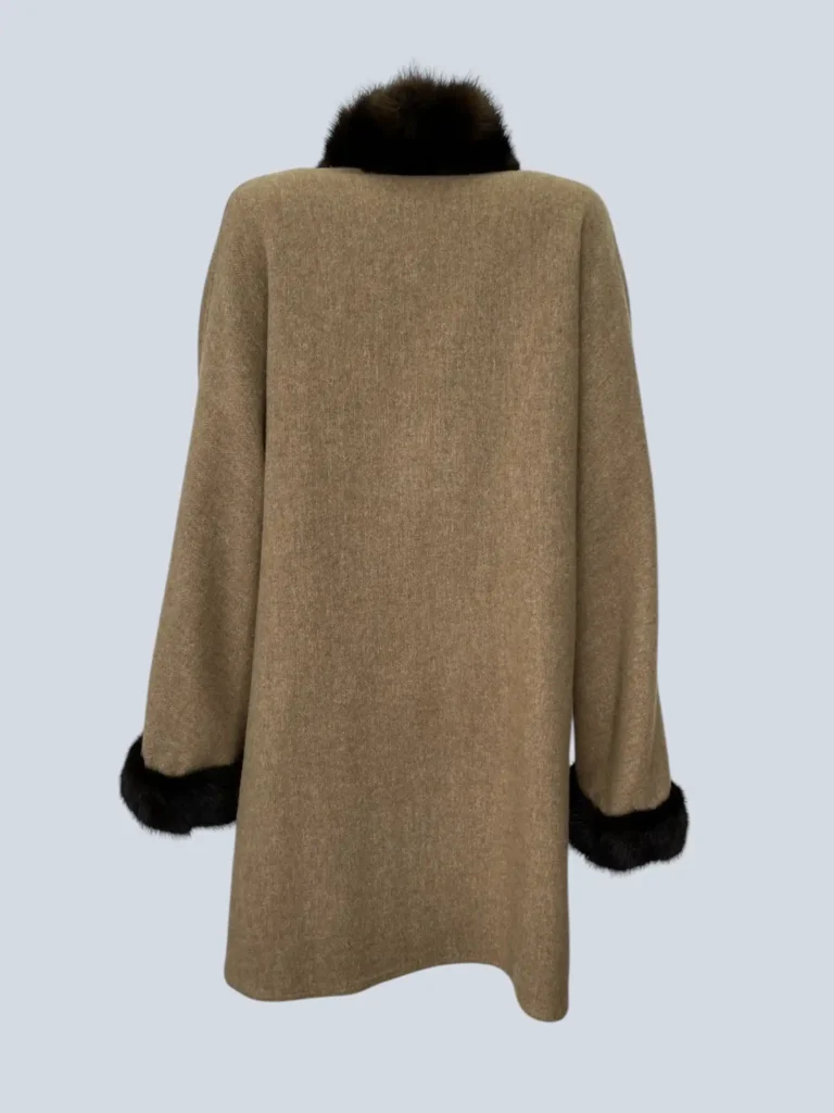 Cappotto lungo in cachemire e pelliccia reversibile, 48., foto 8 di 12