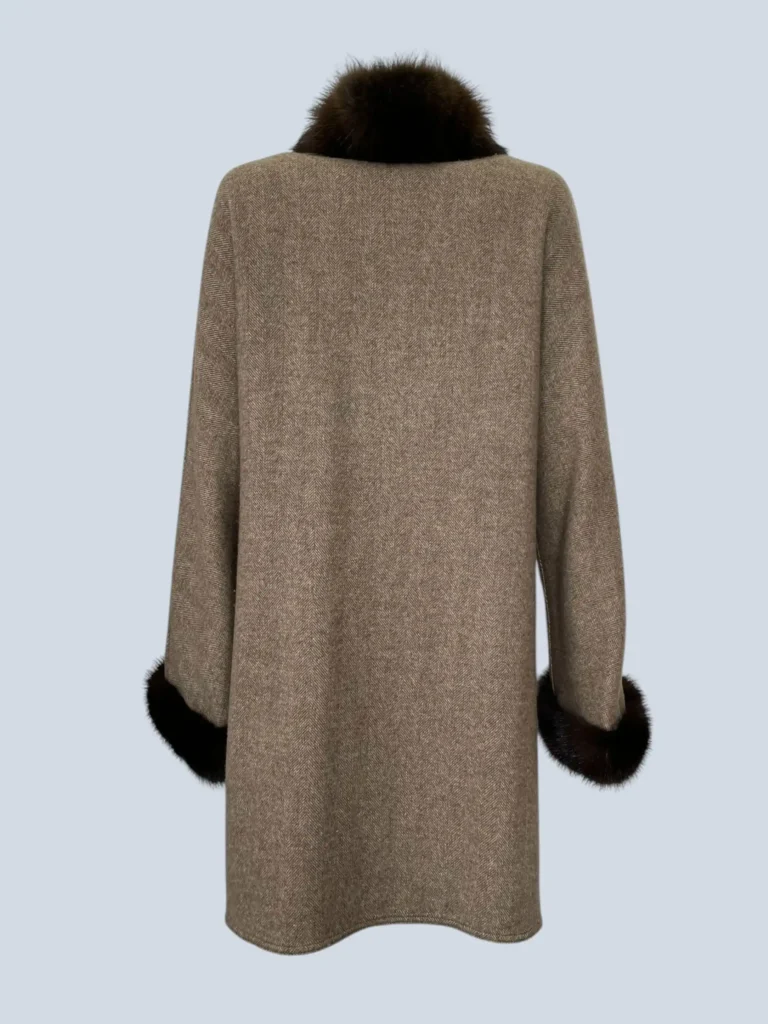 Cappotto lungo in cachemire e pelliccia reversibile, 48., foto 7 di 12