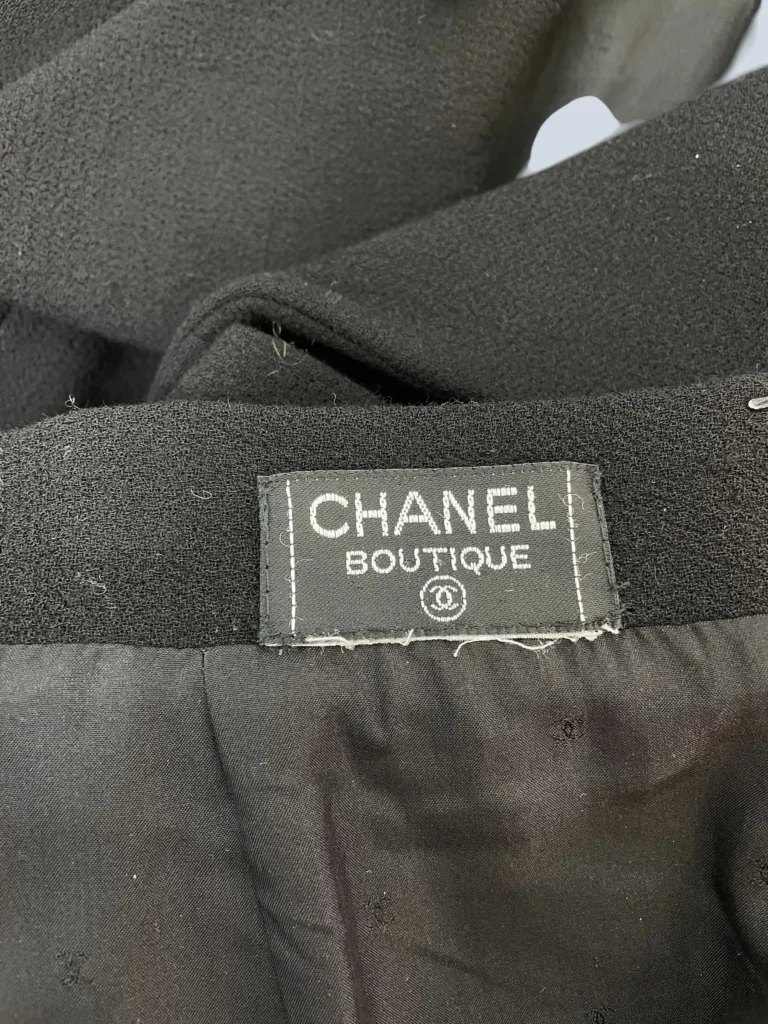 Wool suit with jewel buttons, 36fr., photo 6 of 9
