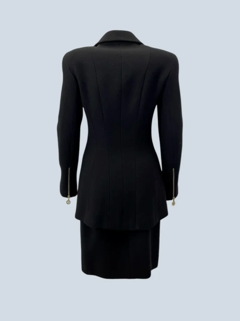 Wool suit with jewel buttons, 36fr., photo 4 of 9