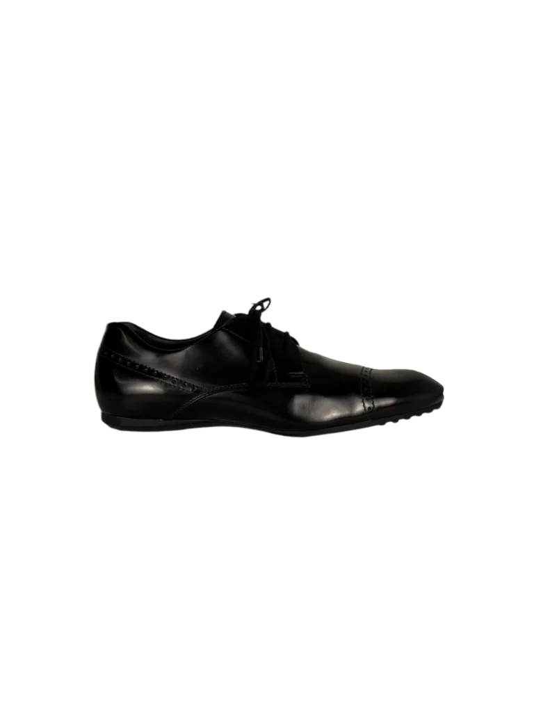 Brushed calfskin lace-up shoes.