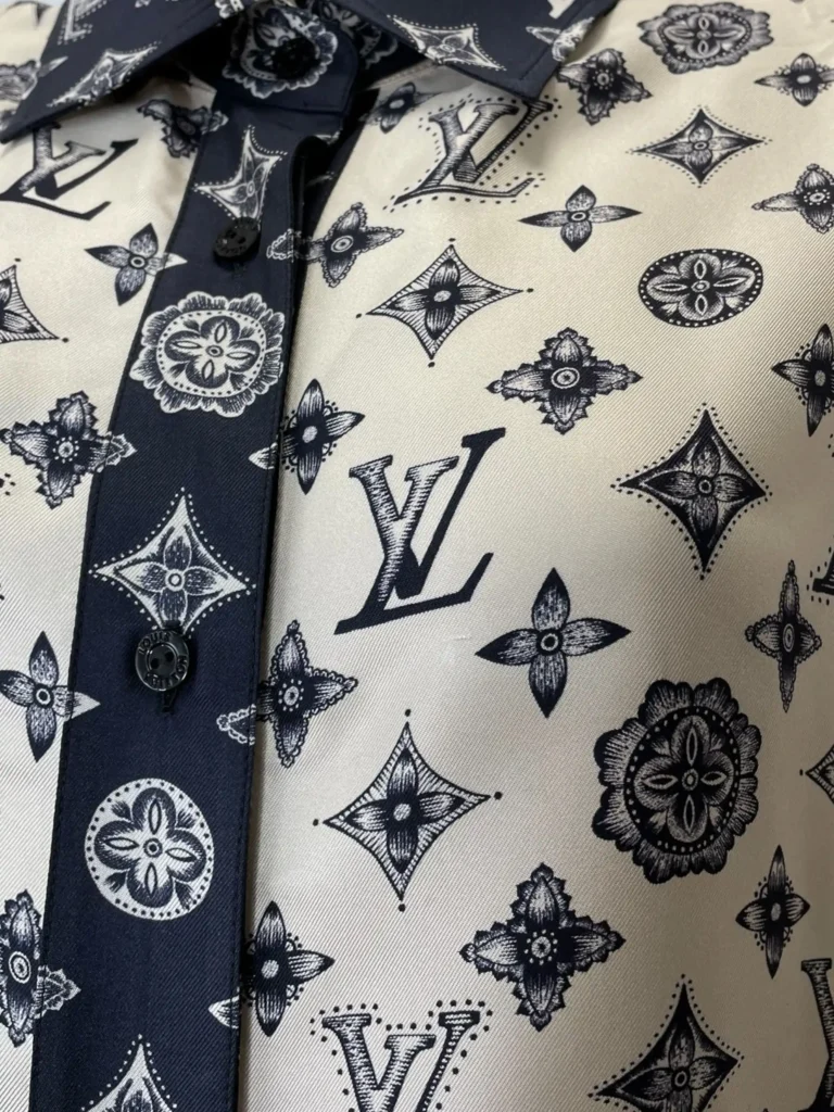 Camicia in twill di seta Monogram, 38fr., foto 8 di 12