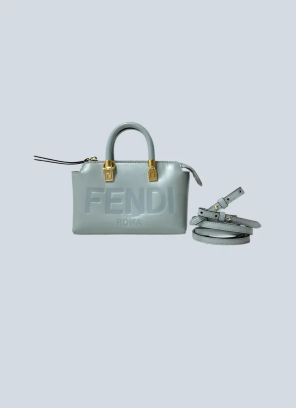 <b>Fendi</b><br> mini bag By The Way in pelle.