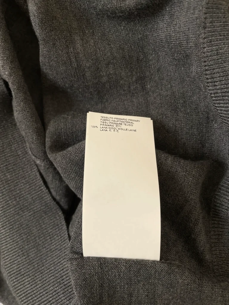 Maglione in fresco lana con scollo a V., foto 7 di 8