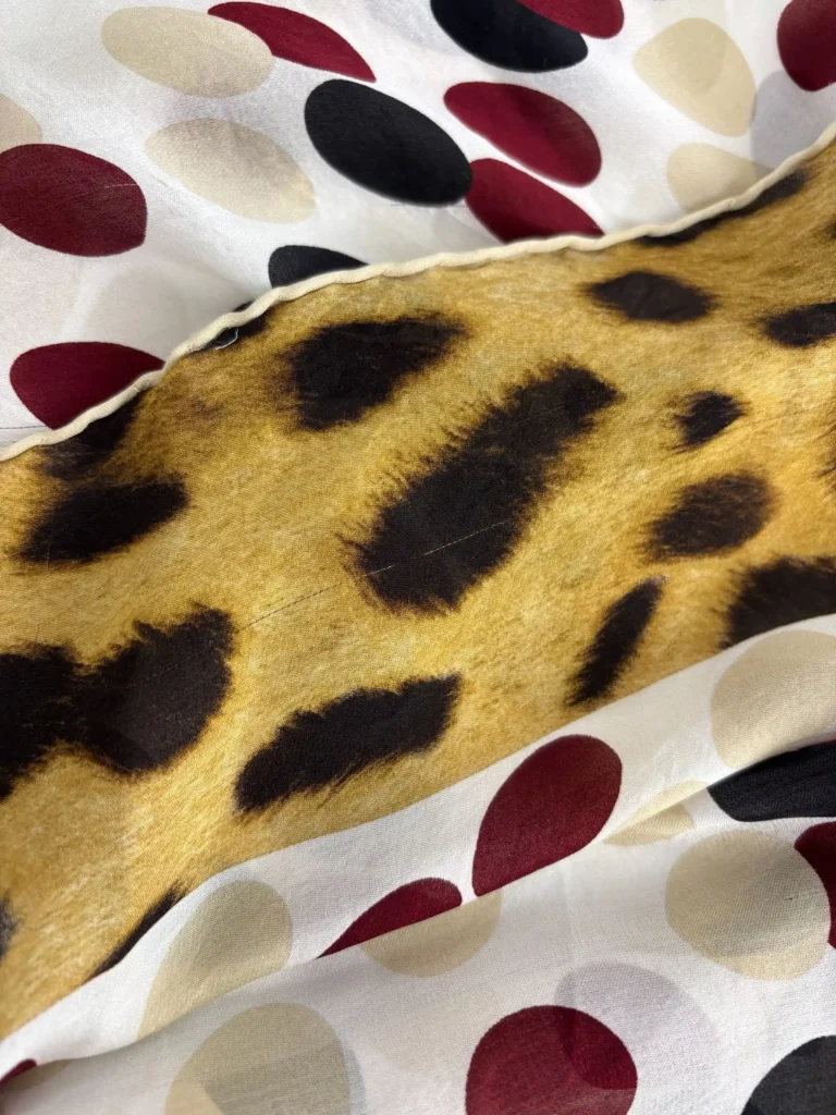 Silk polka dot carrè, photo 2 of 4