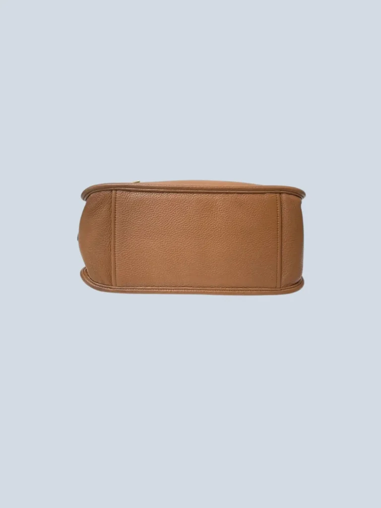 Borsa a tracolla in pelle martellata logo lettering., foto 6 di 13