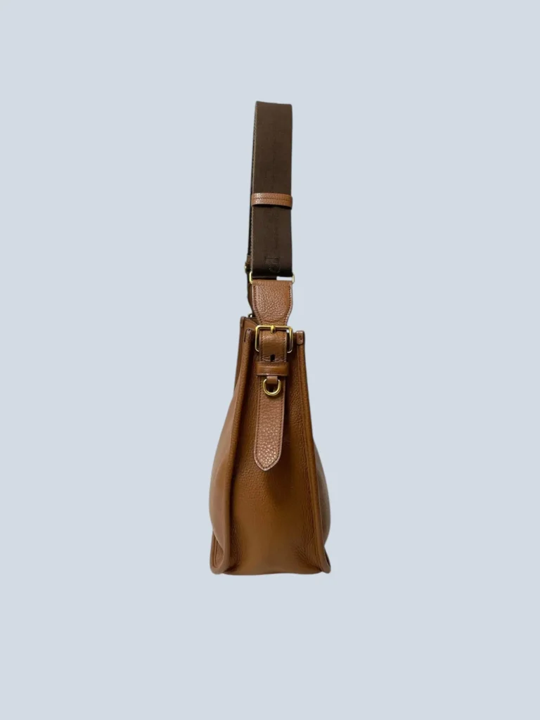 Borsa a tracolla in pelle martellata logo lettering., foto 4 di 13