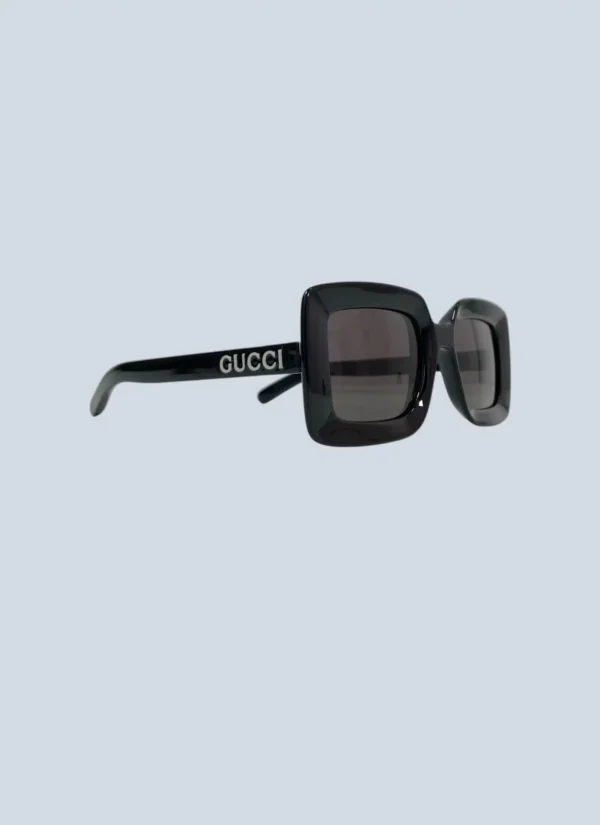 <b>Gucci</b><br> occhiali da sole quadrati in acetato con logo.