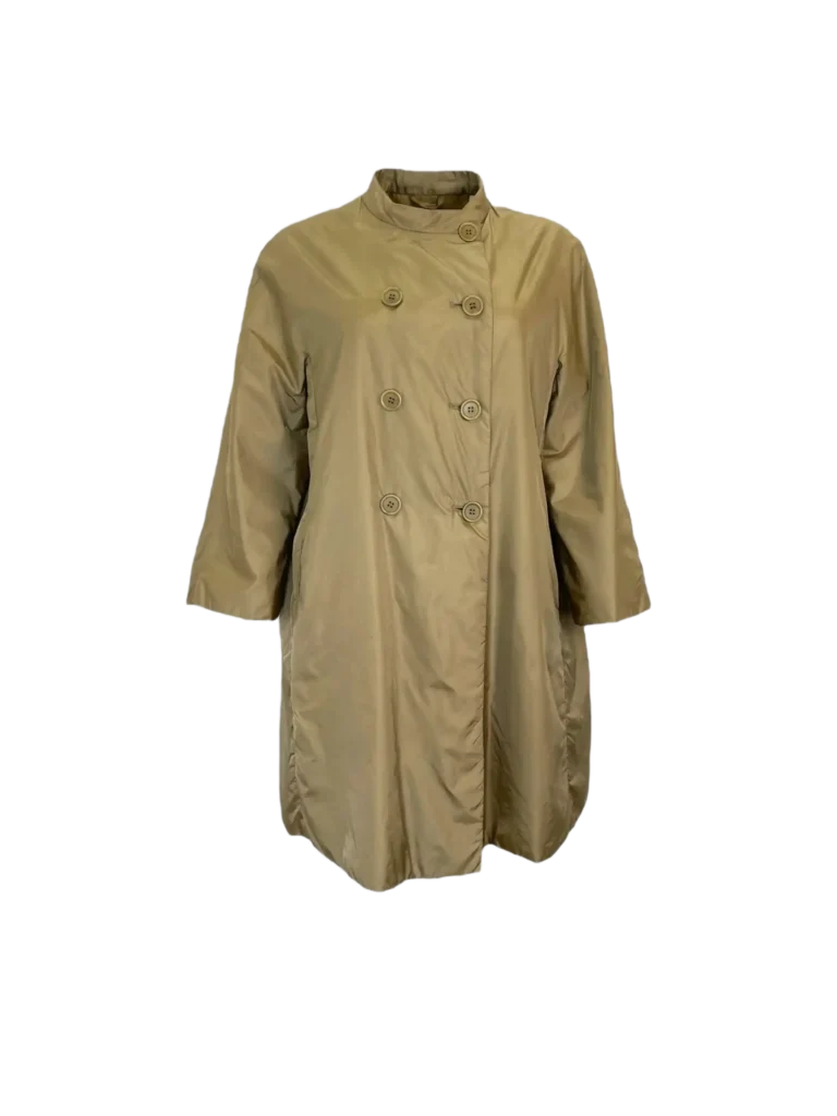 Double-breasted nylon lightweight coat.